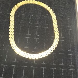 Elegant Gold Necklace